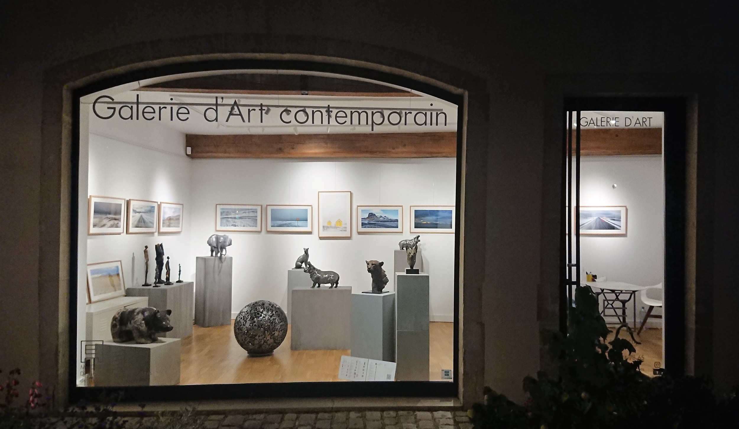 ARS Essentia, Art Gallery